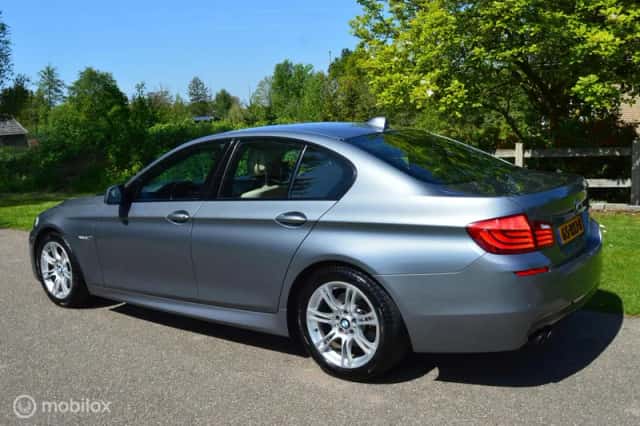 BMW 5-Serie (2011) thumbnail 2