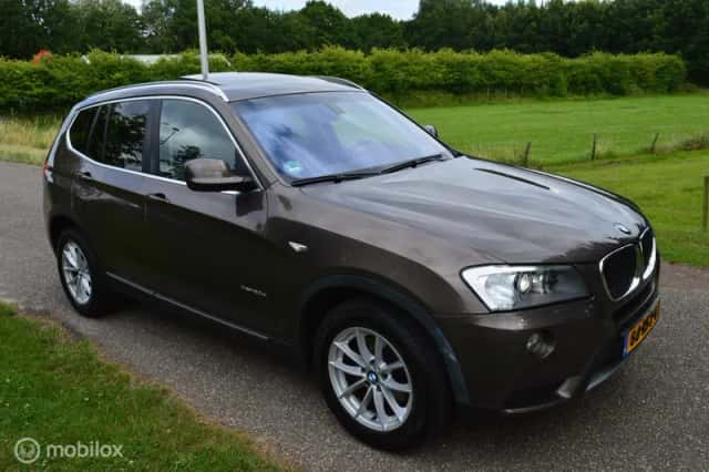 BMW X3 (2011) thumbnail 4