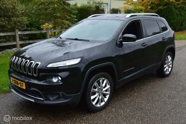 Jeep Cherokee (2014) thumbnail 1
