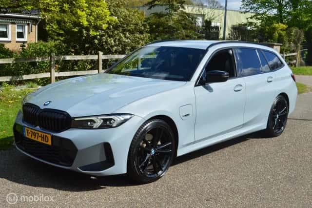 BMW 3-Serie (2023) thumbnail 2