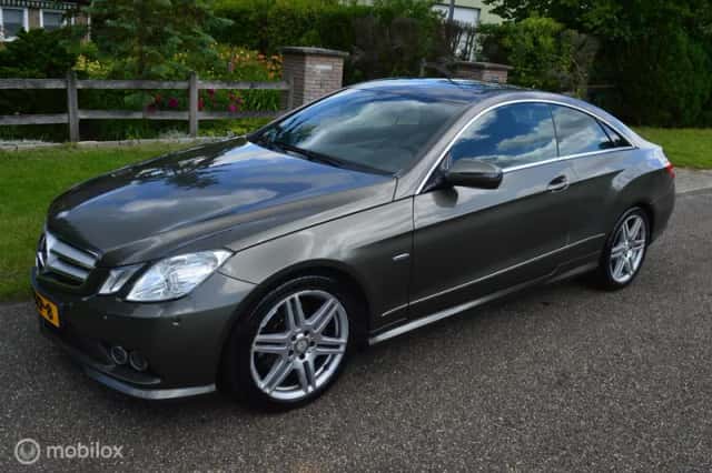 Mercedes-Benz E-Klasse (2009) thumbnail 2
