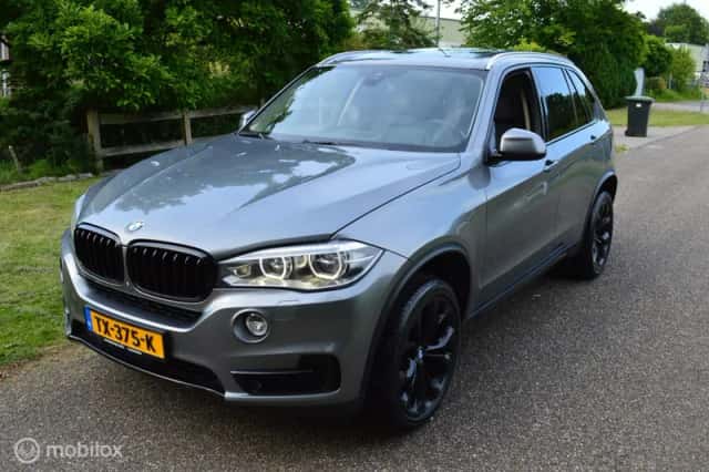 BMW X5 (2015) thumbnail 1