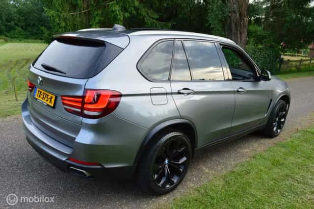 BMW X5 (2015) thumbnail 5