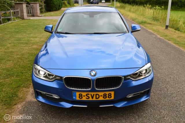 BMW 3-Serie (2013) thumbnail 2