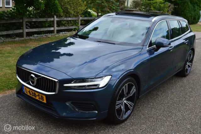 Volvo V60 (2018) thumbnail 2