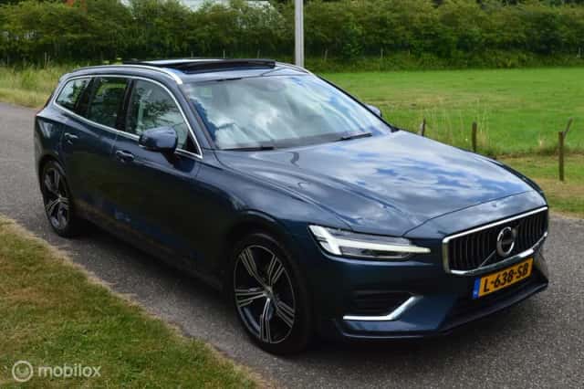Volvo V60 (2018) thumbnail 4