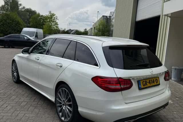 Mercedes-Benz C-Klasse (2015) thumbnail 3