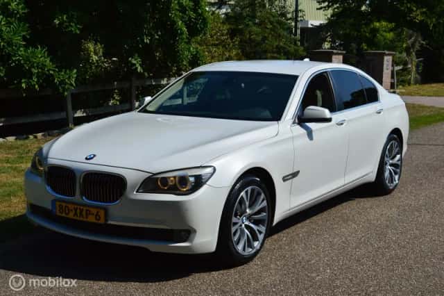 BMW 7-Serie (2010) thumbnail 1