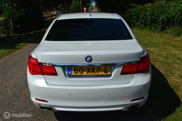 BMW 7-Serie (2010) thumbnail 4
