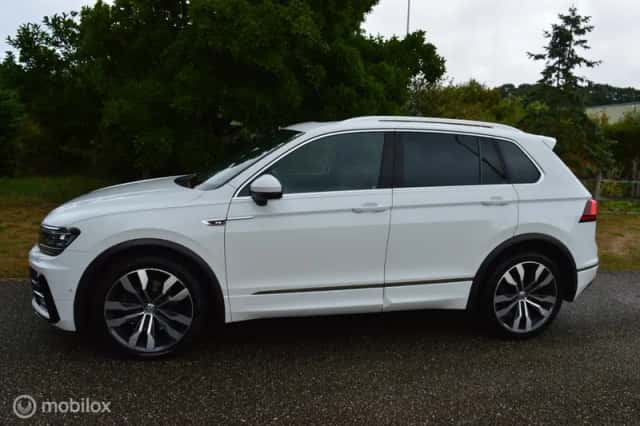 Volkswagen Tiguan (2017) thumbnail 3