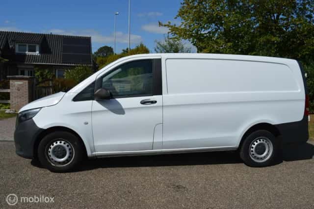 Mercedes-Benz Vito (2021) thumbnail 3