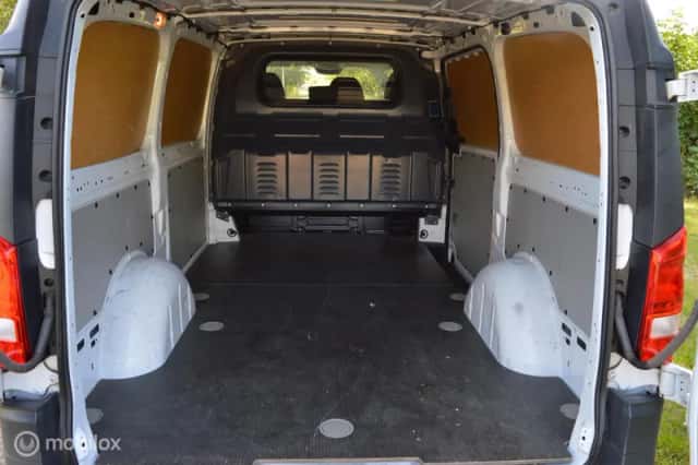 Mercedes-Benz Vito (2021) thumbnail 6