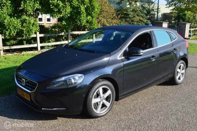 Volvo V40 (2014) thumbnail 2