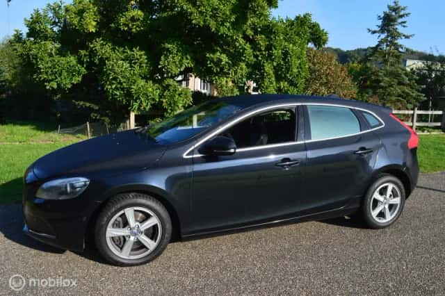 Volvo V40 (2014) thumbnail 3
