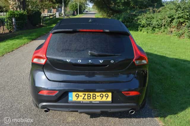 Volvo V40 (2014) thumbnail 5