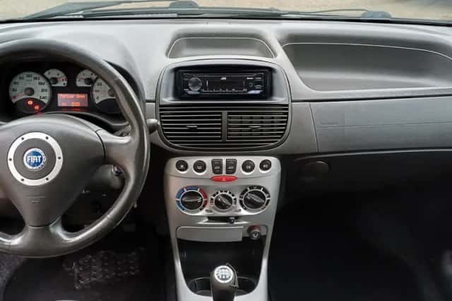 Fiat Punto (2004) thumbnail 13