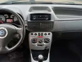 Fiat Punto (2004) thumbnail 13