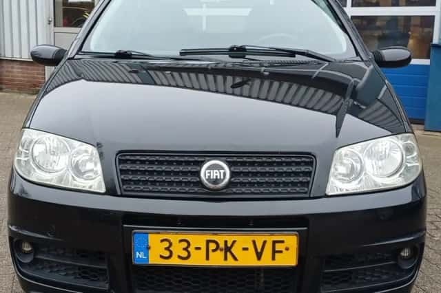 Fiat Punto (2004) thumbnail 3