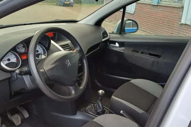 Peugeot 207 (2007) thumbnail 11