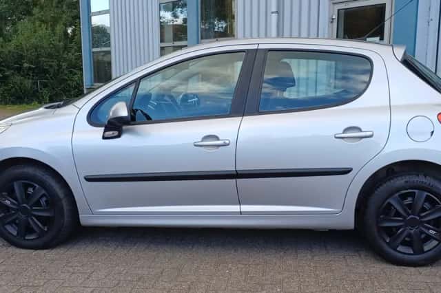 Peugeot 207 (2007) thumbnail 8