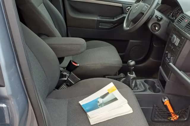 Opel Meriva (2008) thumbnail 3