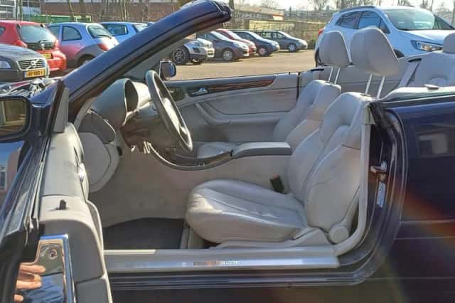 Mercedes-Benz CLK-Klasse (2000) thumbnail 11