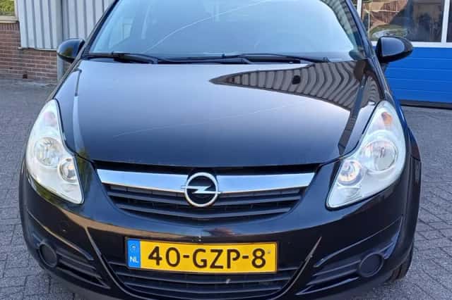 Opel Corsa (2008) thumbnail 3