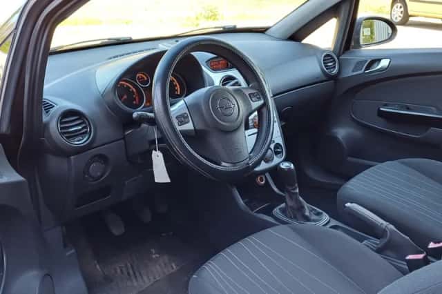 Opel Corsa (2008) thumbnail 5