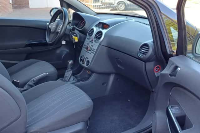 Opel Corsa (2008) thumbnail 10