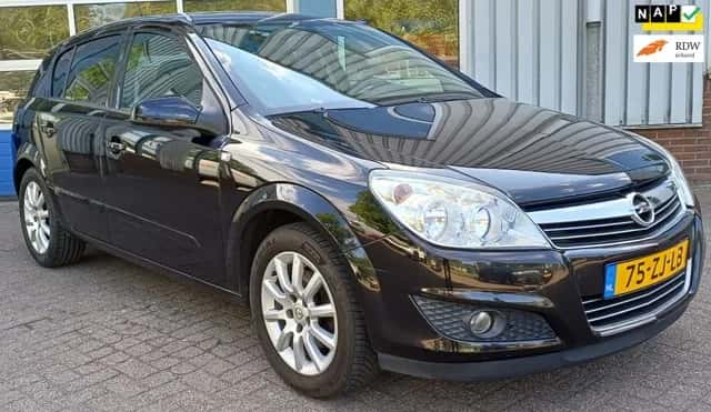 Opel Astra (2008) — foto 1