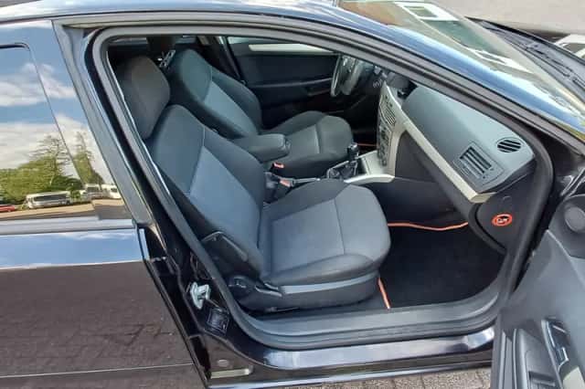 Opel Astra (2008) thumbnail 11