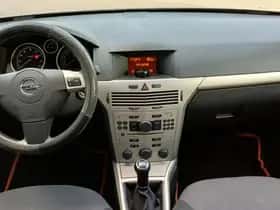 Opel Astra (2008) thumbnail 13