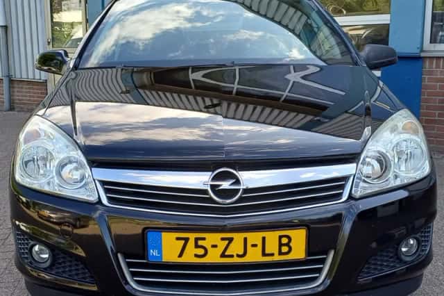 Opel Astra (2008) thumbnail 4