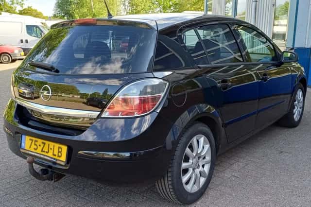 Opel Astra (2008) thumbnail 6