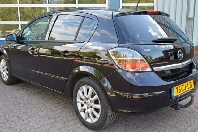 Opel Astra (2008) thumbnail 8