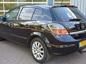 Opel Astra (2008) thumbnail 8