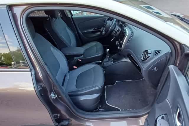 Renault Captur (2014) thumbnail 11