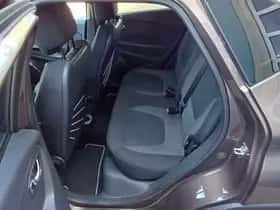 Renault Captur (2014) thumbnail 12