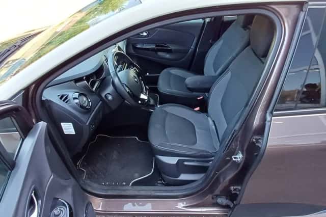 Renault Captur (2014) thumbnail 10