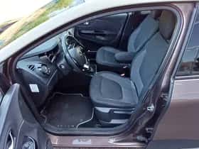 Renault Captur (2014) thumbnail 10