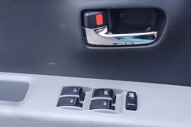 Daihatsu Sirion 2 (2009) thumbnail 4