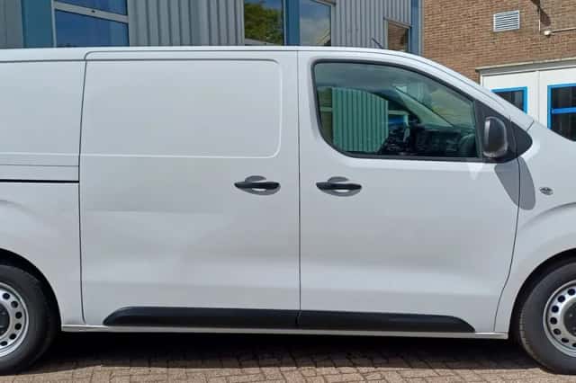 Opel Vivaro-e (2022) thumbnail 5