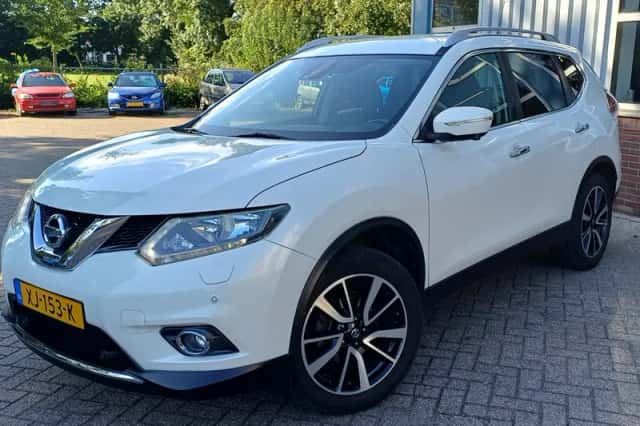 Nissan X-Trail (2016) thumbnail 5