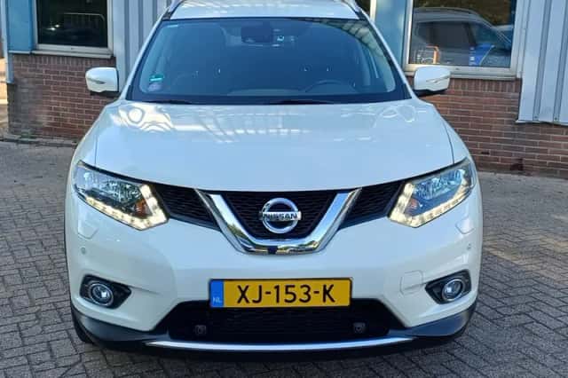 Nissan X-Trail (2016) thumbnail 6