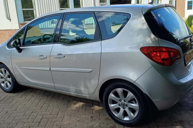 Opel Meriva (2012) thumbnail 4