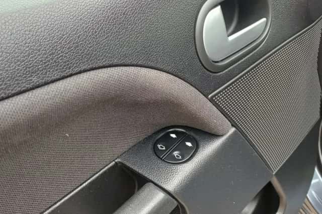 Ford Fiesta (2006) thumbnail 3