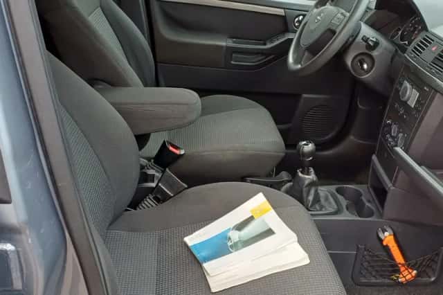 Opel Meriva (2008) thumbnail 2