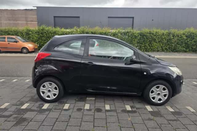 Ford Ka (2010) thumbnail 4