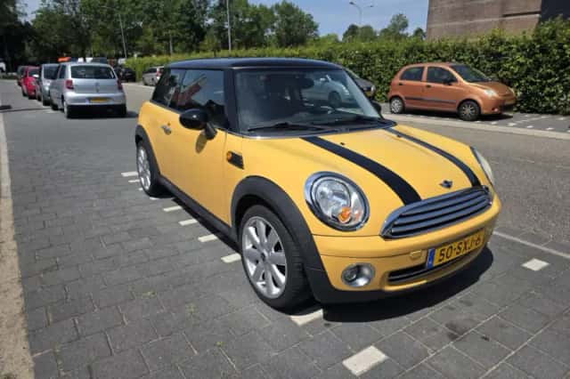 MINI Cooper (2007) thumbnail 3