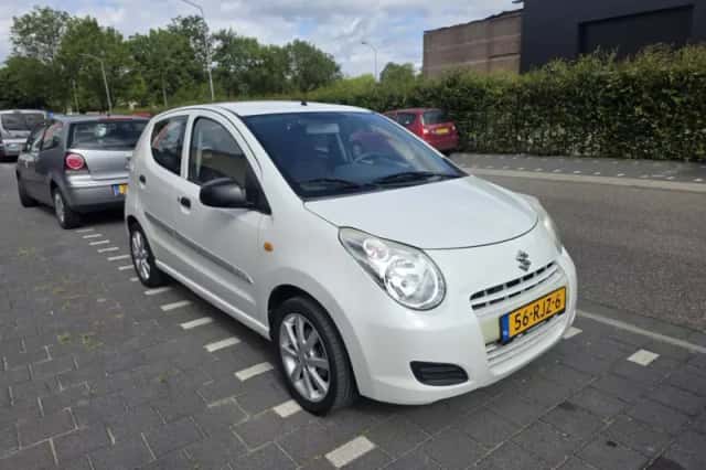 Suzuki Alto (2011) thumbnail 3